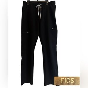 Figs Men's Black Technical Cargo Scrubs Pants 🩺